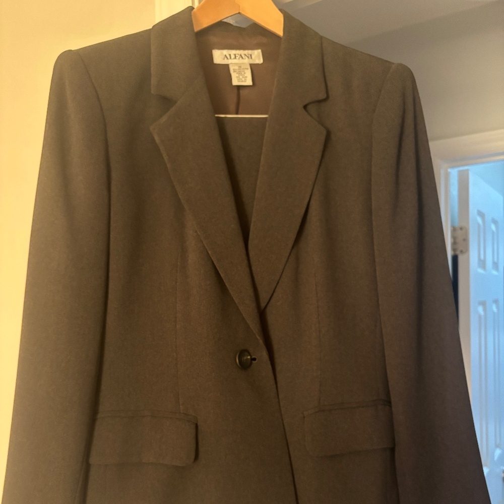Ladies Pant Suit
